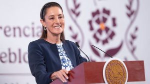 Se va Esthela a la aventura sin la bendición de Palacio Nacional