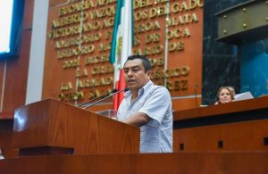 Diputado presenta ley de imagen institucional y reforma para modernizar comisiones legislativas