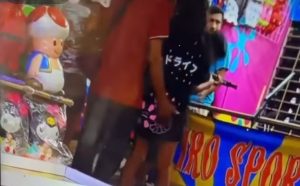 #Video | Graban a sujeto tocando a una niña en feria de La Sabana en Acapulco