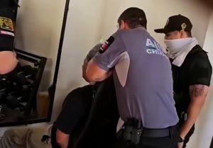 #Video | Agentes de la FGE Chiapas y los Pakales torturan a detenidos en Tuxtla