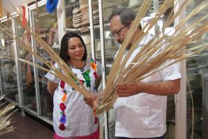 Bety Mojica en San Luis Acatlán; sombrero costeño y justicia para la Costa Chica