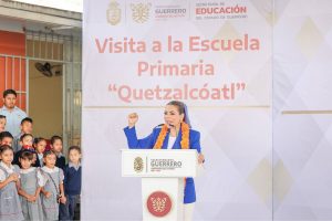 Encabeza Evelyn Salgado homenaje al lábaro patrio en la escuela primaria “Quetzalcóatl” de Chilpancingo 