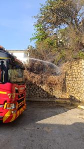 Sofocan Bomberos incendios en Costa Azul y la carretera Acapulco-Chilpancingo