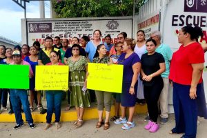 Paran laborales en la Secundaria Técnica 5 por presunta negativa de horas docentes a profesor de Biología