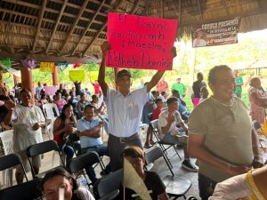 Mil personas reciben a Esthela Damián en la Costa Grande de Guerrero