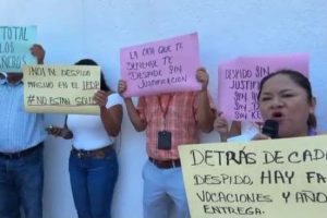 Trabajadores del PJF protestan en Acapulco por despido de peritos y trabajadora social