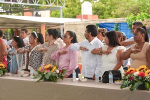 Inspira Abelina López a egresados de El Arenal a convertir la adversidad en impulso