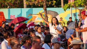 Llama Esthela Damián en Pie de la Cuesta a no rajarse en la defensa de la soberanía nacional