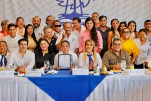 Evodio Velázquez plantea unidad y reconciliación para Guerrero ante integrantes del Grupo Aca