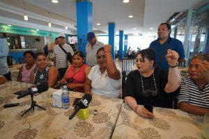 Equipo de Genaro Vázquez se deslinda de su adhesión a Esthela Damián y respalda a Abelina López