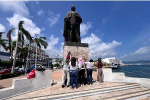 Acuerdan colocar 55 losetas de personas desaparecidas en el Malecón de Acapulco