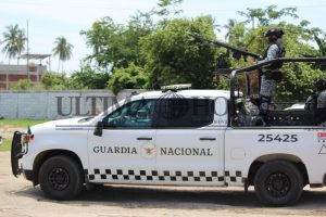 Detienen a siete policías municipales durante operativo de seguridad en Coyuca de Benítez