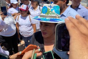 Abelina López mantiene abierta su ruta política tras reunión con Beatriz Mojica