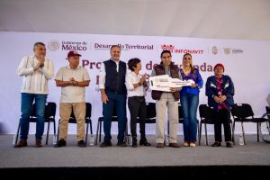 INFONAVIT entrega las primeras viviendas del bienestar a derechohabientes de Guerrero