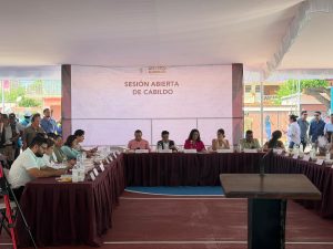 Escucha Abelina López demandas y propuestas de los barrios históricos de Acapulco